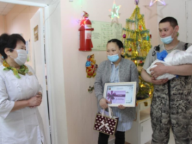 В Тикси выписали первого новорожденного в Год столетия ЯАССР