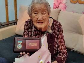 Рождённые с разницей в век: в Усть-Алданском улусе выписали первого ребенка и поздравили ветерана