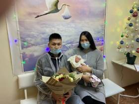 Рождённые с разницей в век: в Усть-Алданском улусе выписали первого ребенка и поздравили ветерана