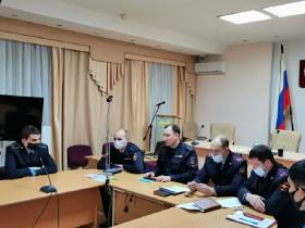 Курсантам лётного и речного училищ Якутии рассказали о работе службы экономической безопасности