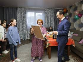 Глава Якутии встретился с многодетной семьей Котогоровых-Фурсо