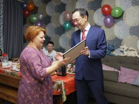 Глава Якутии встретился с многодетной семьей Котогоровых-Фурсо