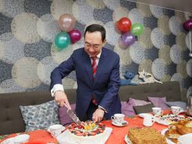 Глава Якутии встретился с многодетной семьей Котогоровых-Фурсо