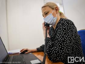 Глава Якутии проверил работу колл-центра единого номера "122"