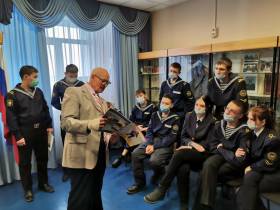 Курсантам рассказали историю становления транспортной полиции Якутии