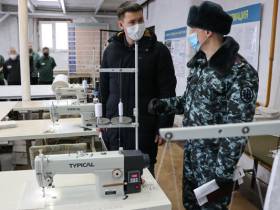 Якутскэкосети ознакомились с процессом производства контейнеров для мусора