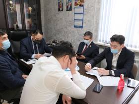 Альберт Семенов провел межведомственное выездное совещание по вопросам деятельности «Якутдорстроя»