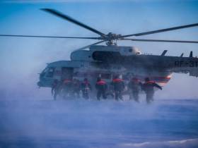 Возле Якутска прошла тренировка по десантированию из вертолета