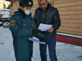 Сотрудники МЧС Якутии продолжают профилактическую работу в жилом секторе