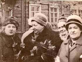 К 100-летию ЯАССР. Медицина в историях: Пришла, увидела и открыла!