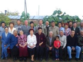 Золотой свадебный юбилей отмечает семья Чемпосовых из Олекминского района Якутии