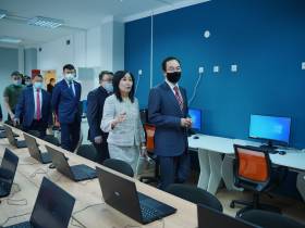 Соттинская школа Усть-Алданского улуса получила сертификат на приобретение автобуса