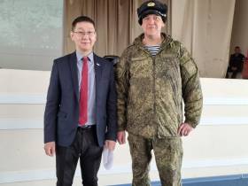 Постпредство Якутии в ДФО ознакомилось с условиями службы армейцев из республики во Владивостоке  