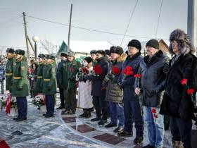В Якутске почтили память воинов, павших на озере Ильмень
