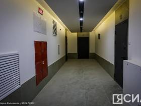 Жильцам вручили ключи от новых квартир в современном доме в Якутске