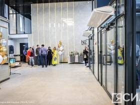 Жильцам вручили ключи от новых квартир в современном доме в Якутске