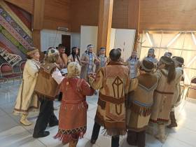 В Якутске прошел практический семинар по эвенкийским круговым танцам