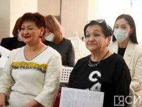 "Мы хотим услышать голос каждого делегата". В Якутии обсудили роль женщины в законодательной власти