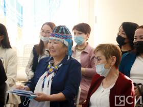 "Мы хотим услышать голос каждого делегата". В Якутии обсудили роль женщины в законодательной власти