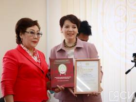 "Мы хотим услышать голос каждого делегата". В Якутии обсудили роль женщины в законодательной власти