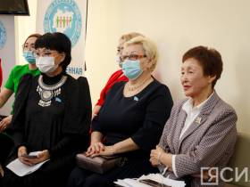 "Мы хотим услышать голос каждого делегата". В Якутии обсудили роль женщины в законодательной власти