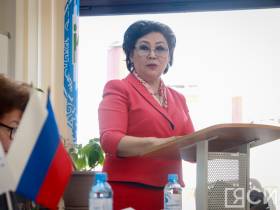 "Мы хотим услышать голос каждого делегата". В Якутии обсудили роль женщины в законодательной власти