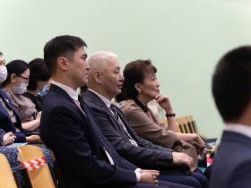 Выражение благодарности и признательности. В Якутии инициировали День дарения школам