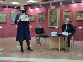 "Человек, который творил и создавал историю Якутии". В НХМ открылась выставка Петра Романова