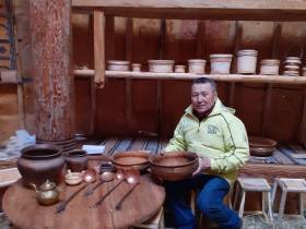 Его изделия есть в коллекции первого президента страны. Финалист "Гордости Якутии" Федор Чярин