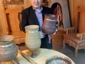 Его изделия есть в коллекции первого президента страны. Финалист "Гордости Якутии" Федор Чярин