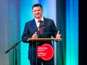 В Якутии женщинам и многодетным матерям вручили высокие государственные награды