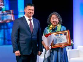 В Якутии женщинам и многодетным матерям вручили высокие государственные награды