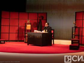 В Русском драмтеатре Якутска состоялась премьера комедии "Академия смеха"