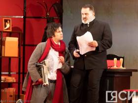В Русском драмтеатре Якутска состоялась премьера комедии "Академия смеха"