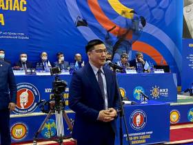 Турнир по борьбе хапсагай в Хангаласском районе Якутии посвятили 100-летию ЯАССР