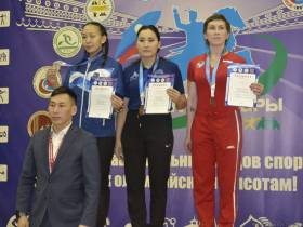 Титулованные мас-рестлеры вернули свое лидерство на чемпионате Якутии