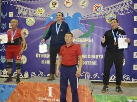 Титулованные мас-рестлеры вернули свое лидерство на чемпионате Якутии