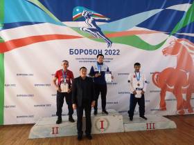 Сборная Якутска победила на чемпионате республики по гиревому спорту