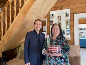 Весна начинается с улыбки женщины. Жительниц Нюрбы поздравили с 8 Марта