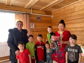 Весна начинается с улыбки женщины. Жительниц Нюрбы поздравили с 8 Марта