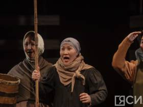 ФОТО. В Саха театре состоялась премьера спектакля «Маарыкчаан ыччаттара» от Сергея Потапова