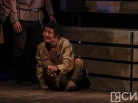 ФОТО. В Саха театре состоялась премьера спектакля «Маарыкчаан ыччаттара» от Сергея Потапова