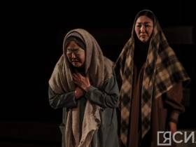 ФОТО. В Саха театре состоялась премьера спектакля «Маарыкчаан ыччаттара» от Сергея Потапова