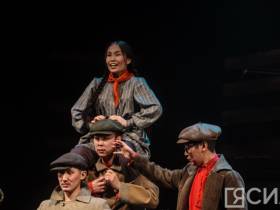 ФОТО. В Саха театре состоялась премьера спектакля «Маарыкчаан ыччаттара» от Сергея Потапова