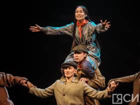 ФОТО. В Саха театре состоялась премьера спектакля «Маарыкчаан ыччаттара» от Сергея Потапова