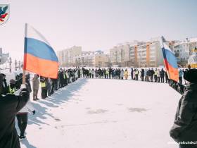 В Якутске прошел флешмоб к годовщине воссоединения Крыма с Россией