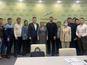 Служба занятости Якутии проводила группу местных кадров на работу в промышленность