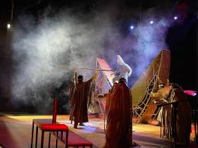 Премьера спектакля «Улуу Даарын»: Что происходит в закулисье театра Олонхо