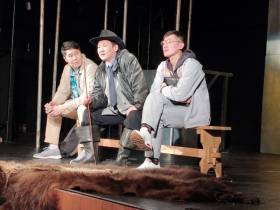 "Заставляет думать о людях". В Саха театре состоялась премьера спектакля «Розовая чайка»