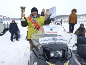 Гонки на оленях стали частью празднования Дня оленевода в Оленекском районе Якутии